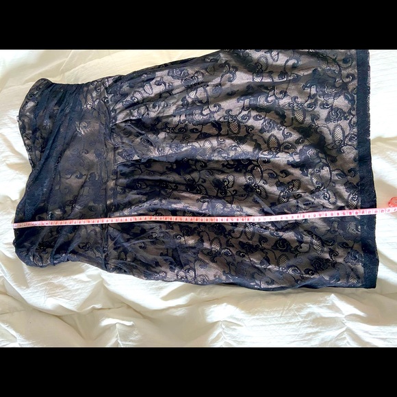 Suzi Shier | Size L Black laced Evening Cocktail Party Prompt Dress - Picture 4 of 15